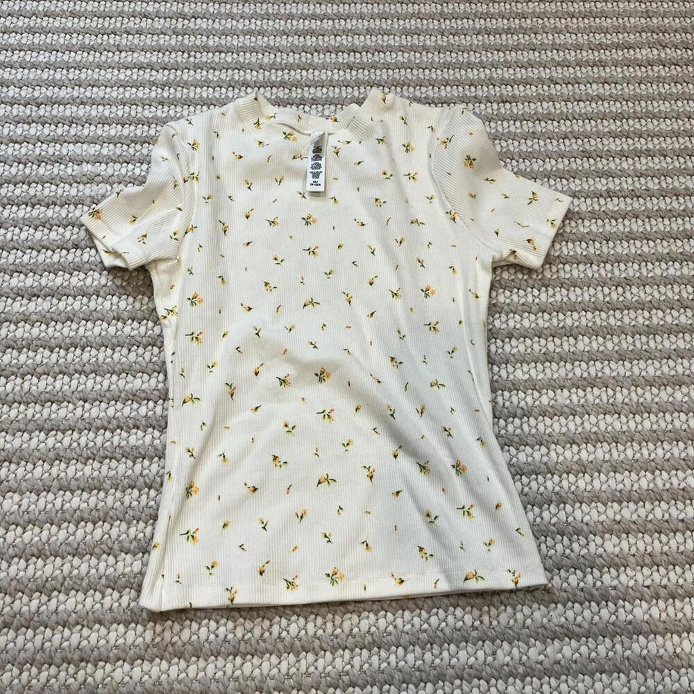 Skims Cotton Rib T-Shirt in the Marigold Rose Print - Picture 4 of 6